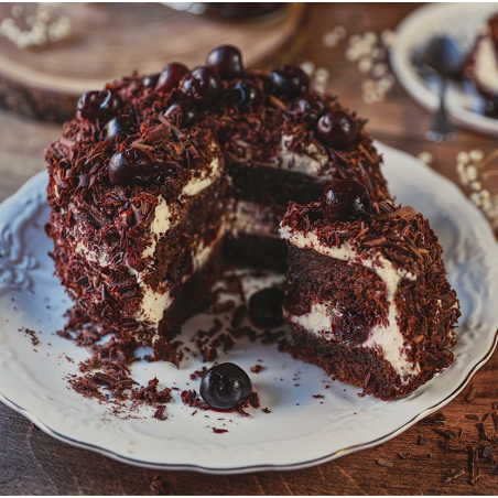 Almond and chocolate cake - a soft organic almond and chocolate cake that is a hit at the table !