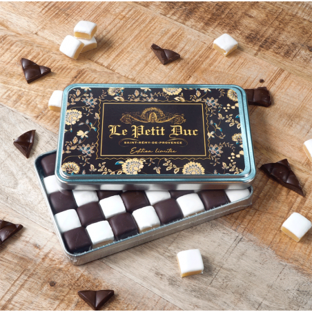 Boîte métal Jeu de dames - calissons classiques et de calissons fort en orange enrobés de chocolat noir