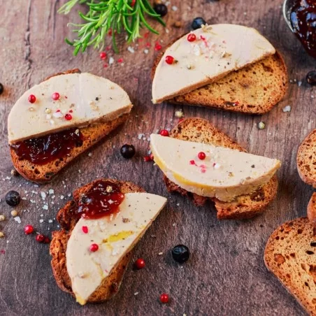 Special mini toast for foie gras - this crispy biscuit contains more than 20% figs