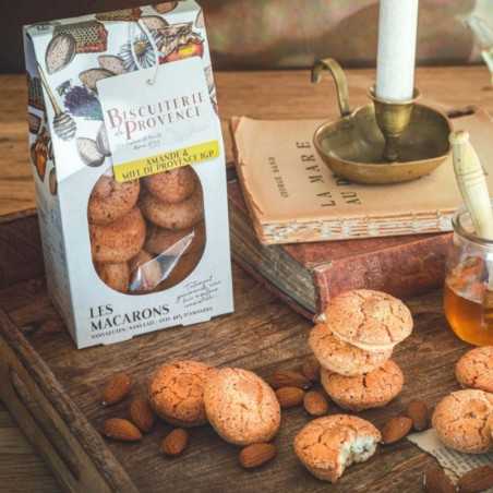 Almond and honey Macaroons from Provence - made with good products in the service of an exquisite traditional recipe.