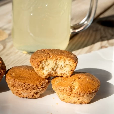 Almond and lemon organic Macaroons - An elegant marriage between almond and lemon essential oil