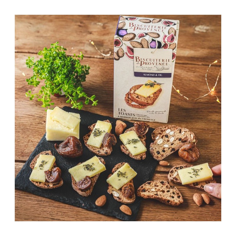 Toast with Almond and Fig Cheese - greedy recipe rich in fruit with 30% figs and 10% almonds