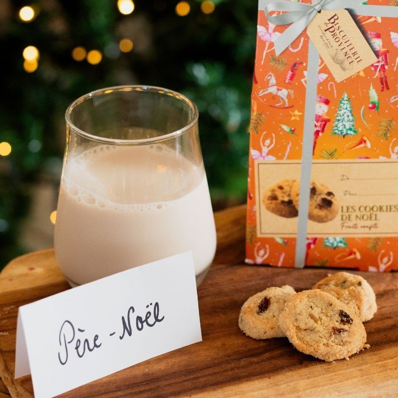 Organic Christmas Cookies with candied fruits