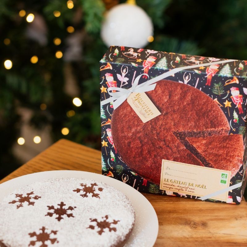 Organic Christmas cake - gluten-free delicacy