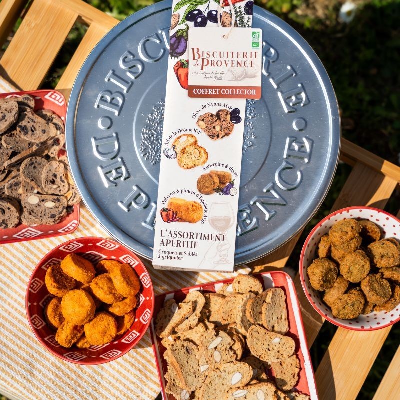 Boîte métal Assortiment Apéritif - l'association des nos meilleures recettes de sablés et de croquets