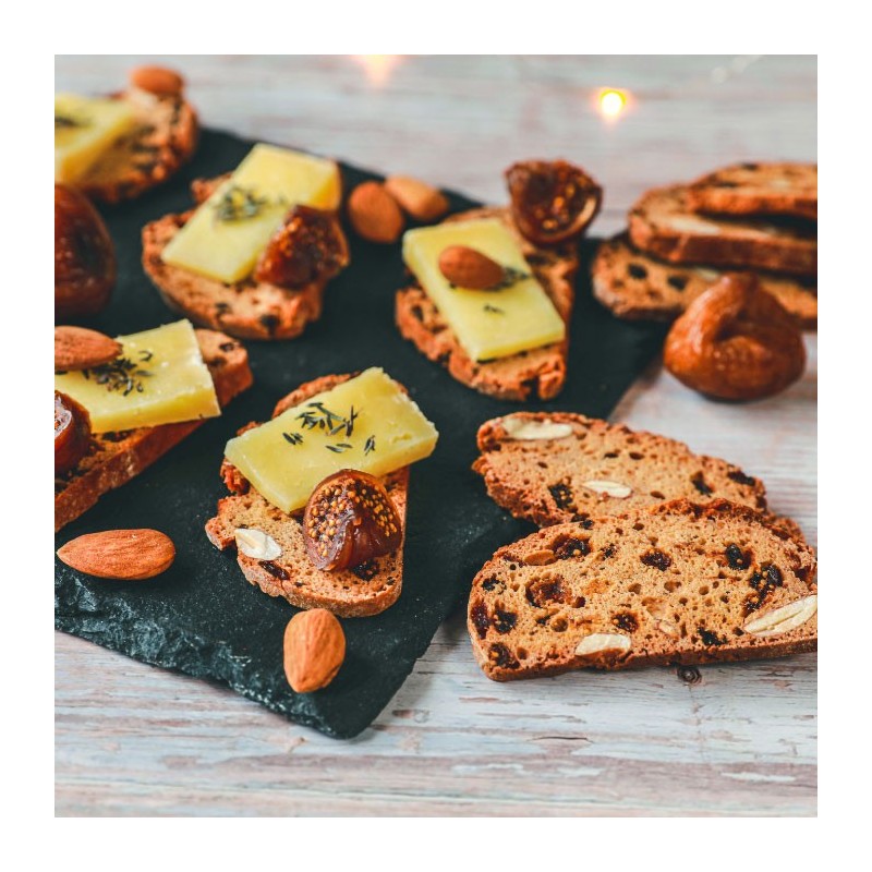Toasts à Fromage Amande et Figue - biscuit craquant à souhait, découvrez de gros morceaux de figue et d'amande
