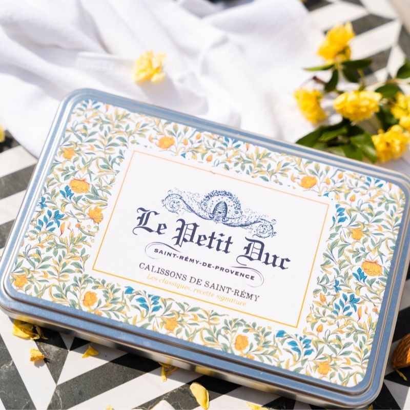 Boite Métal Calissons de Saint-Rémy - peu sucré, extrêmement moelleux et au délicieux goût d'amande
